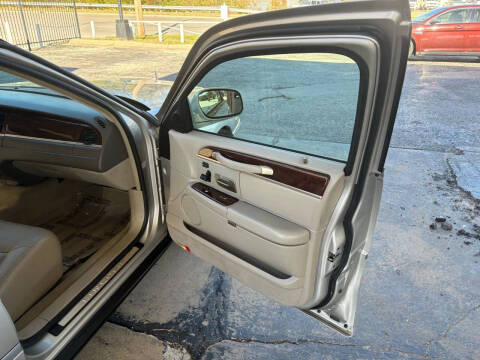 2007 Lincoln Town Car Signature Limited