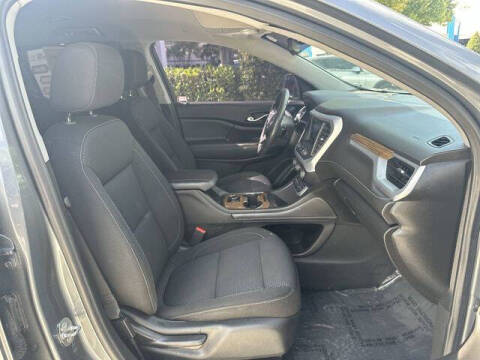 2022 GMC Acadia SLE