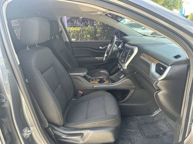 2022 GMC Acadia SLE