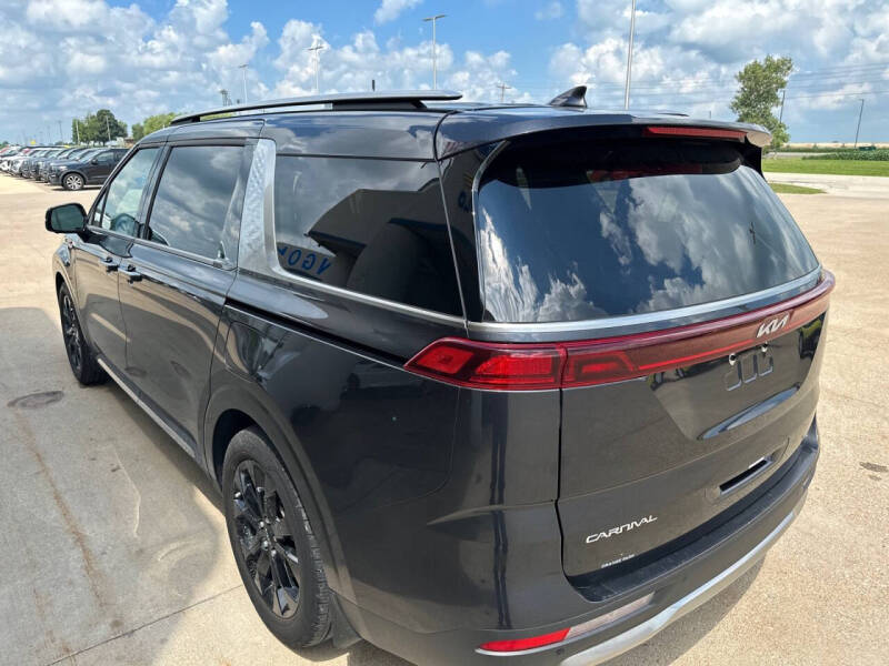 2024 Kia Carnival SX