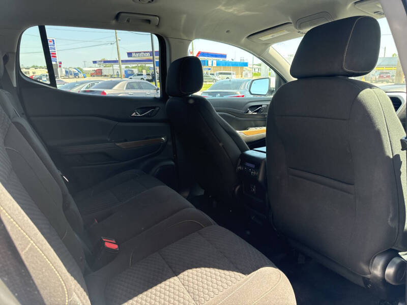 2019 GMC Acadia SLE-2