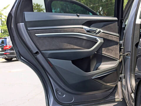 2019 Audi e-tron quattro Prestige