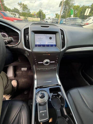 2020 Ford Edge Titanium