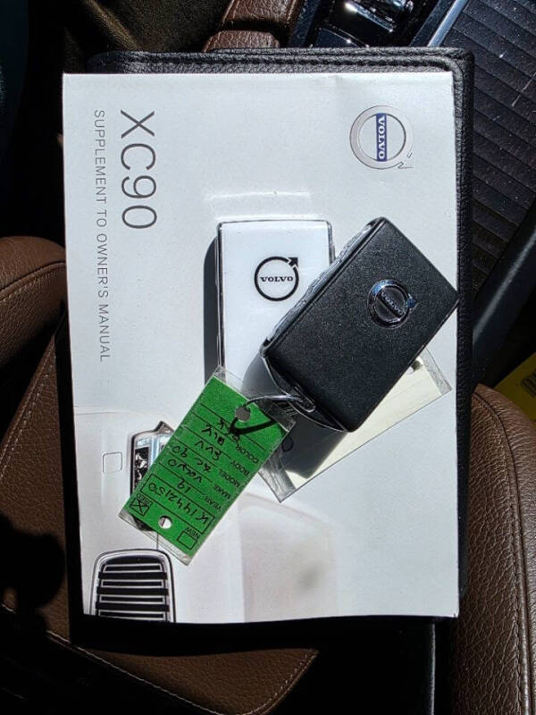 2019 Volvo XC90 T6 Momentum