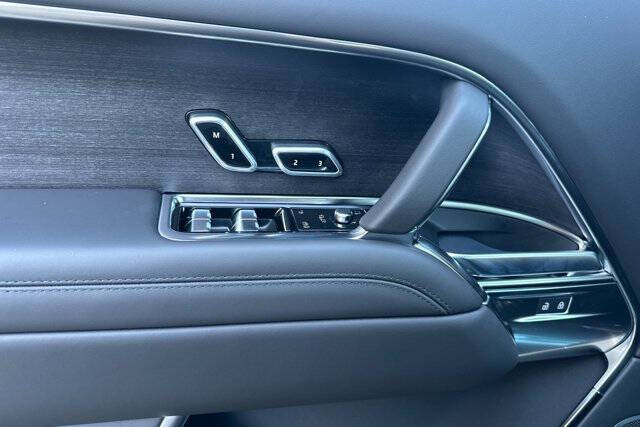 2025 Land Rover Range Rover P530 SE