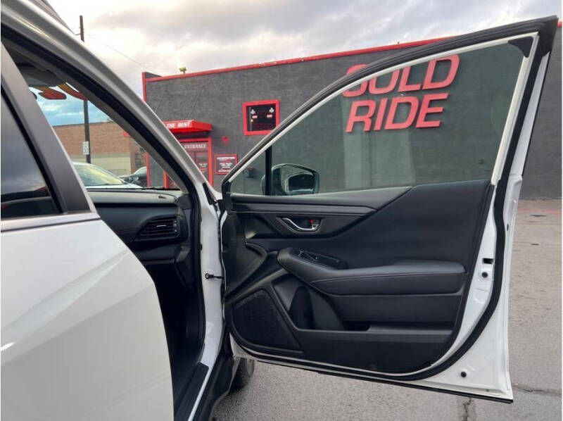 2023 Subaru Outback Premium