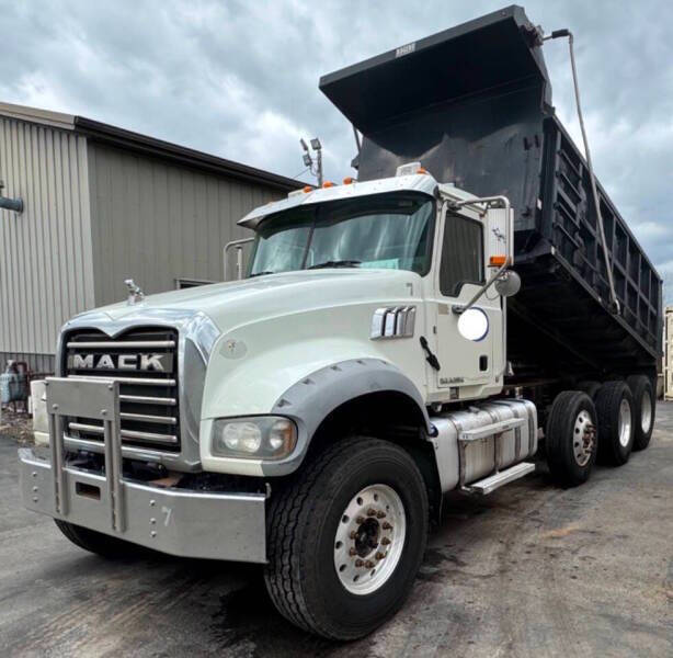 2016 Mack Granite