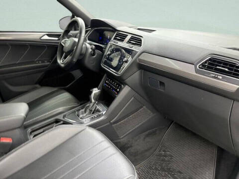 2023 Volkswagen Tiguan SE R-Line Black