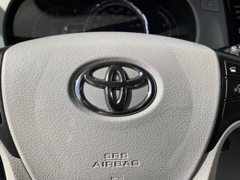2014 Toyota Sienna SE 8-Passenger