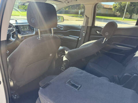 2017 GMC Acadia SLE-2