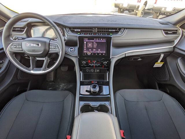 2025 Jeep Grand Cherokee Laredo X