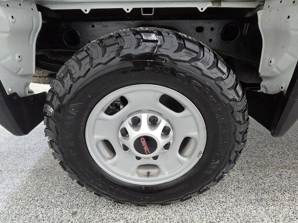 White 2024 GMC Sierra 2500HD Pro 35