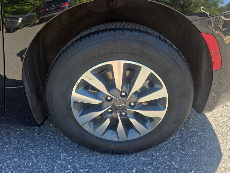 2024 Chrysler Pacifica Plug-In Hybrid Select