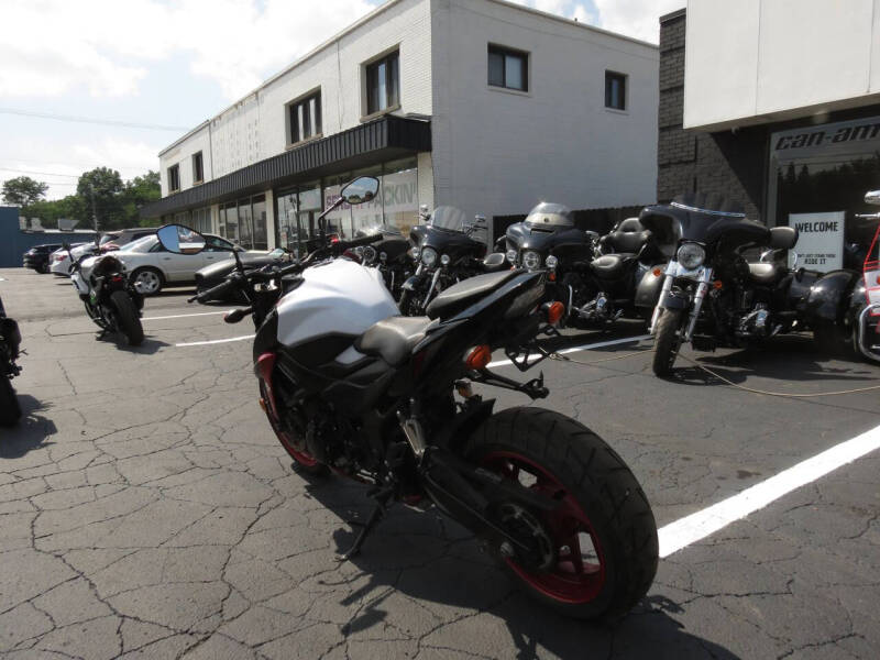 2020 Suzuki GSX-S750M0