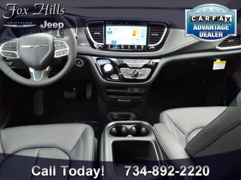 2026 Chrysler Pacifica Select