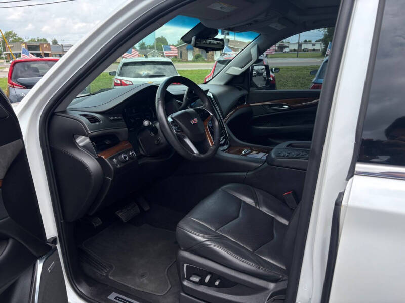 2017 Cadillac Escalade Luxury