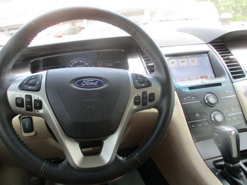 2016 Ford Taurus SEL