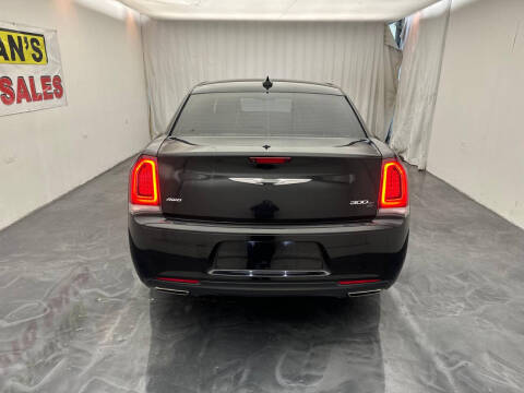 2020 Chrysler 300 S