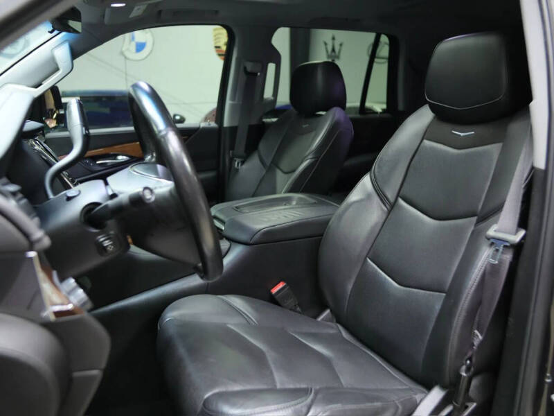 2017 Cadillac Escalade Luxury