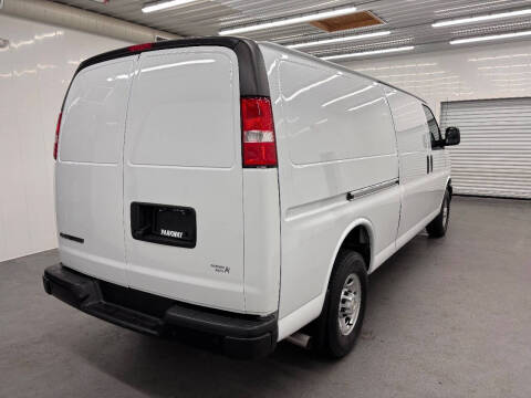 2023 Chevrolet Express 3500