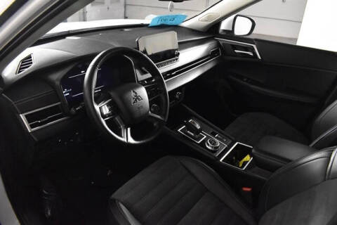 2024 Mitsubishi Outlander PHEV SE