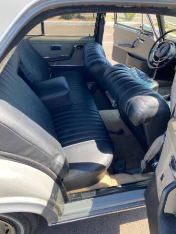 1969 Mercedes-Benz 280-Class