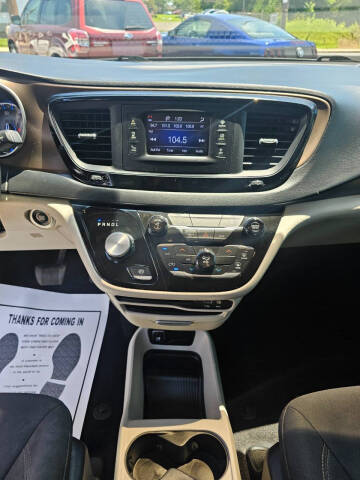2017 Chrysler Pacifica LX