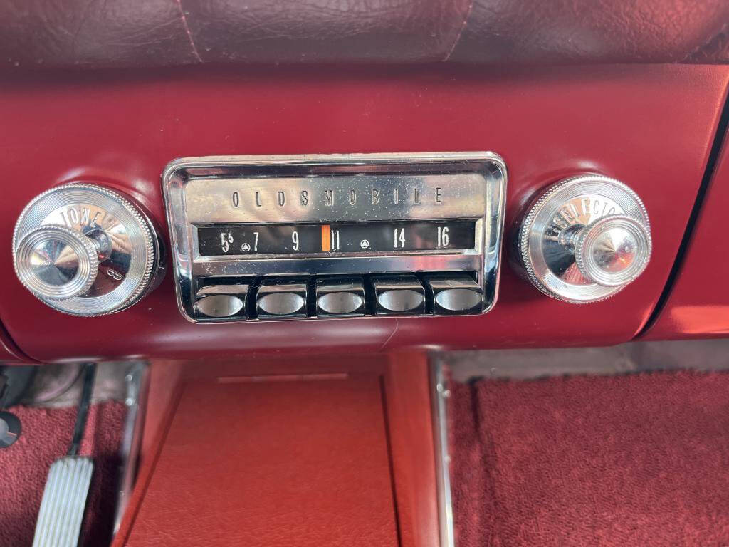1962 Oldsmobile Cutlass 37