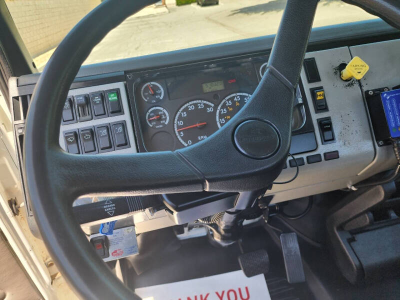 2003 Freightliner FL70