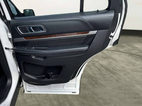 2017 Ford Explorer Platinum