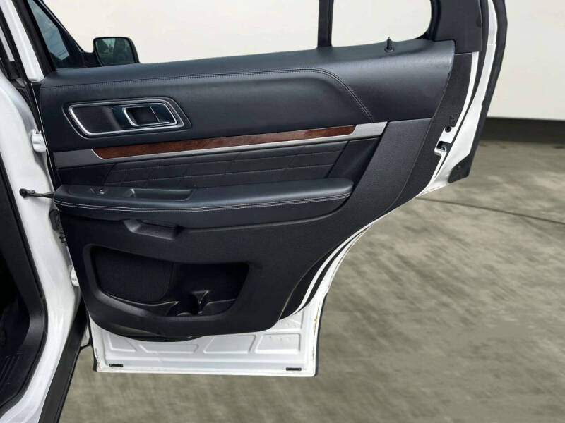 2017 Ford Explorer Platinum