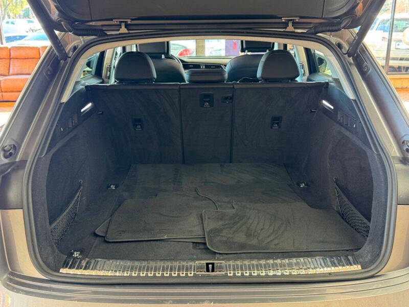 2021 Audi e-tron quattro Premium