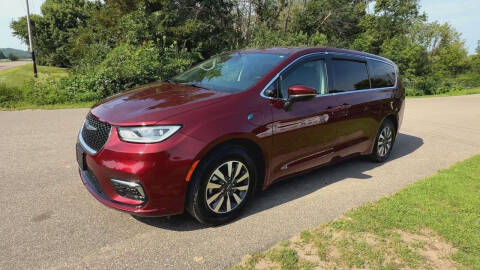 2023 Chrysler Pacifica Plug-In Hybrid Touring L