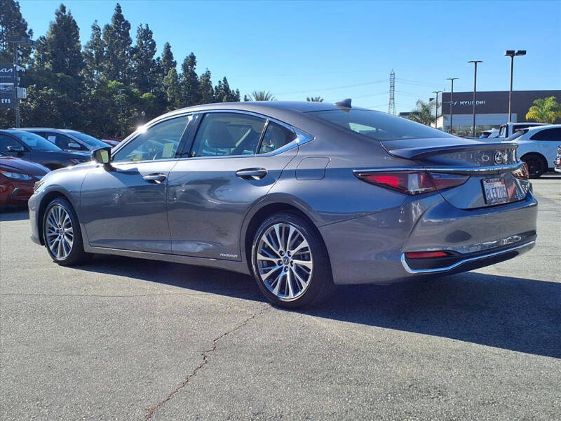 2019 Lexus ES 300h