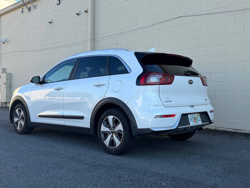 2017 Kia Niro LX