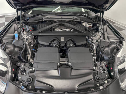 2025 Aston Martin DB12 V8