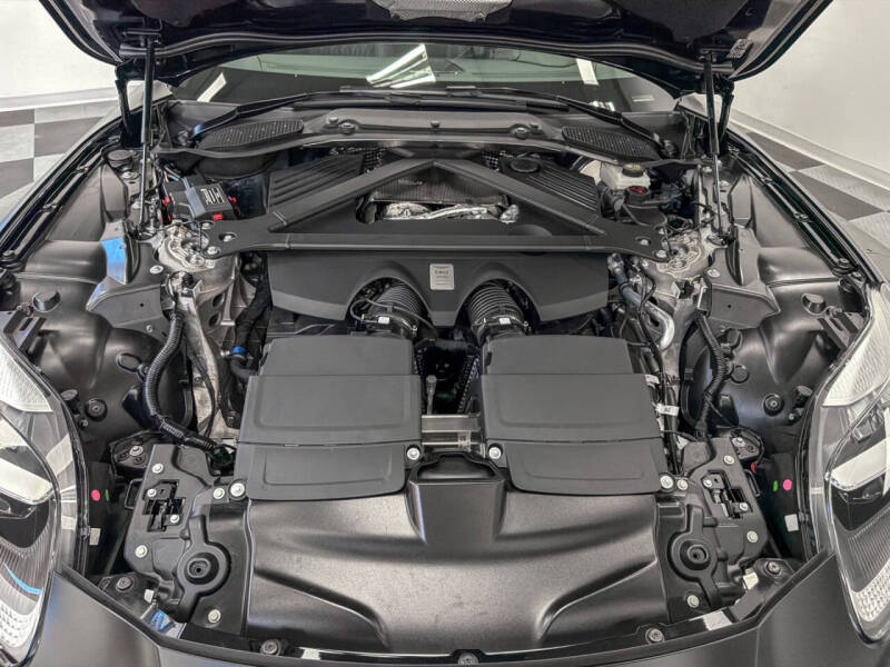 2025 Aston Martin DB12 V8