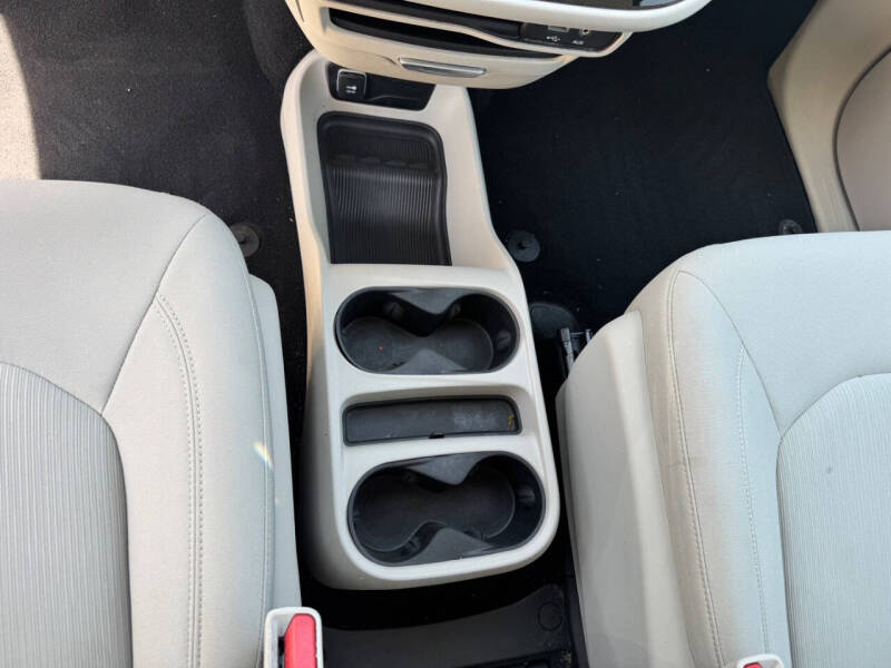 2017 Chrysler Pacifica LX