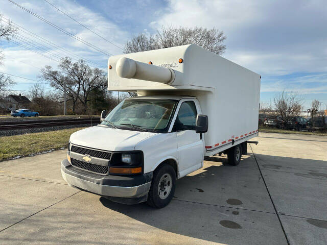 2017 Chevrolet Express Cutaway Base's photo