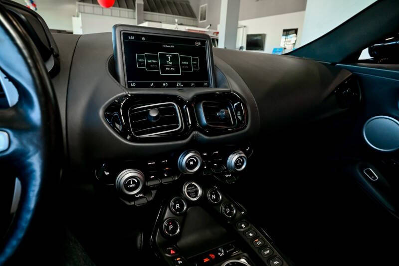 2022 Aston Martin Vantage