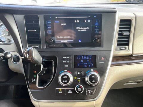 2015 Toyota Sienna XLE 8-Passenger