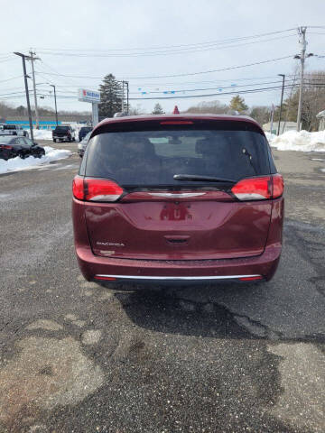 2017 Chrysler Pacifica Touring-L Plus