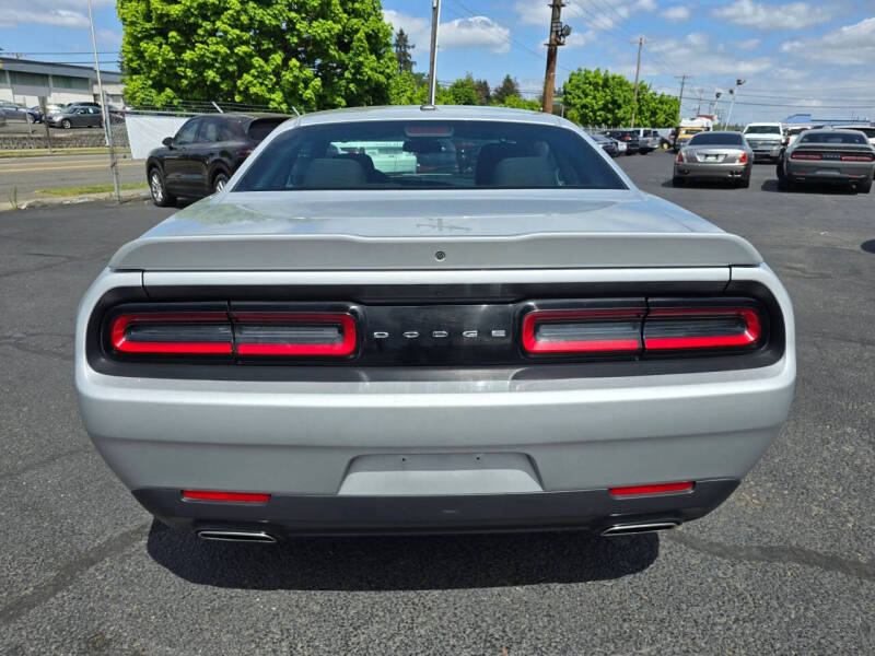 2020 Dodge Challenger SXT