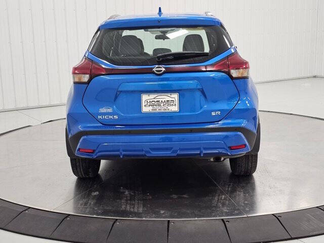 2023 Nissan Kicks SR
