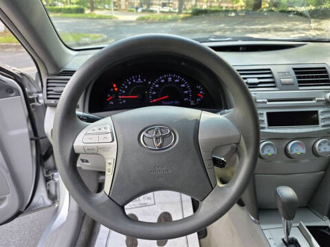 2011 Toyota Camry LE V6