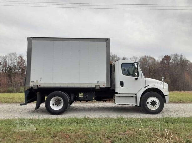 2016 Freightliner M2 106