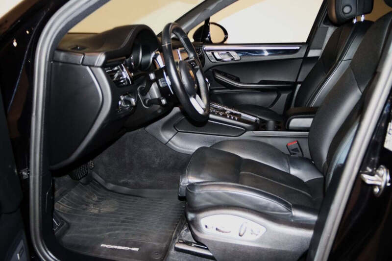 2020 Porsche Macan