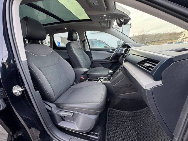 2024 Volkswagen Taos SE 4Motion