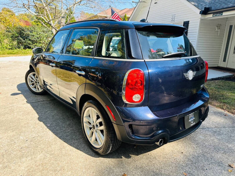 2011 MINI Countryman Countryman S photo 12