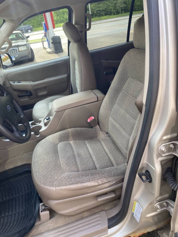 2005 Ford Explorer XLS